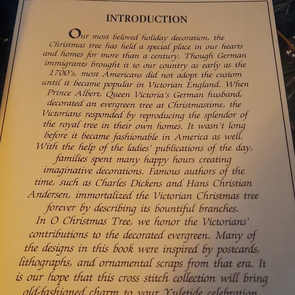 O CHRISTMAS TREE HARDBACK  BOOK. - Picture 6 of 16